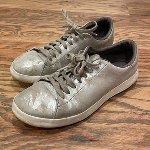 Cole Haan size 7 low rise sneaker